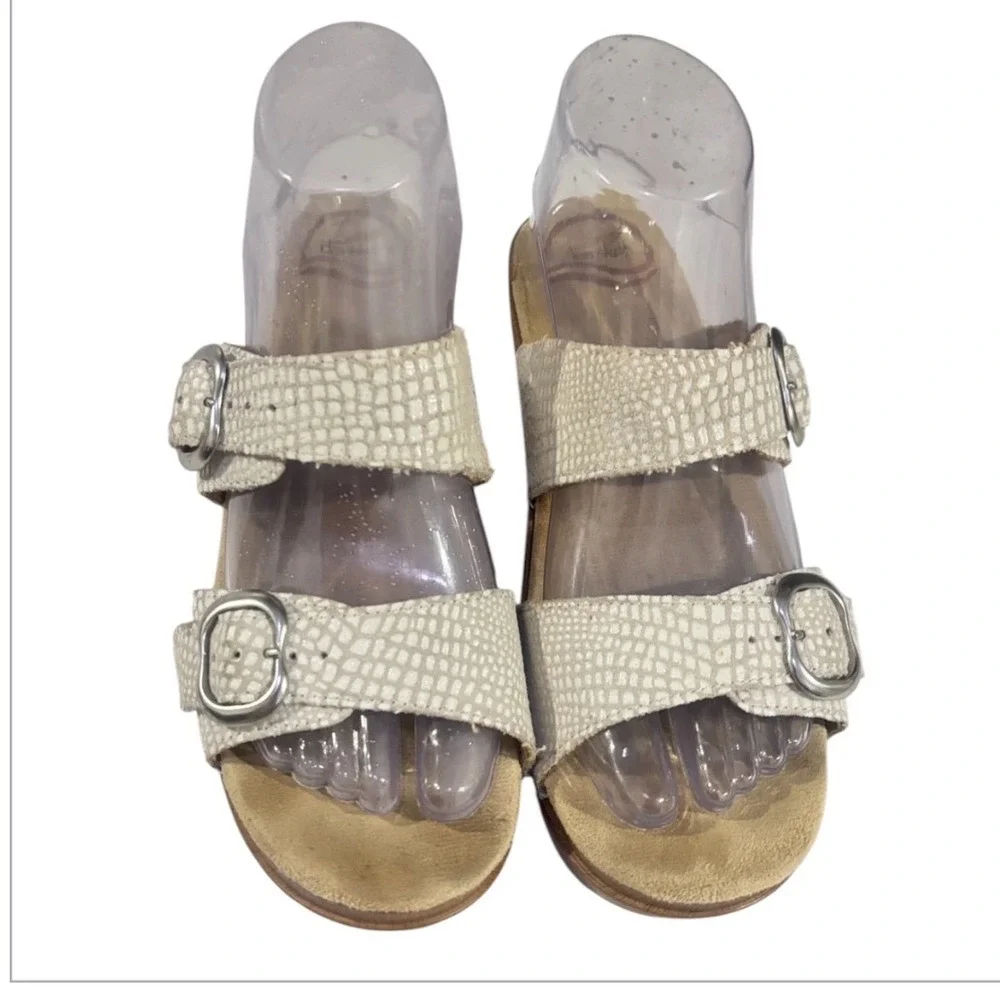 Dansko Sophie slip on leather sandals women's size 38 US 8 cream/ beige comfort
